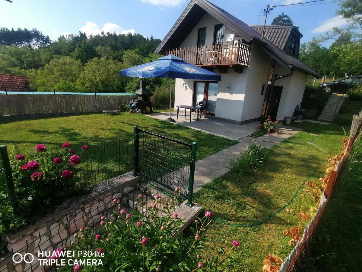 Asja Guest House Lukavac Kültér fotó